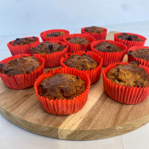 De geur van kaneel en koekkruiden uit jouw keuken! Maak deze heerlijke Carrot Cake Muffins als tussendoortje om van te genieten.