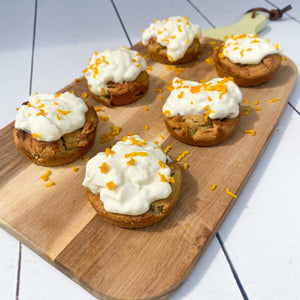 Probeer deze heerlijke sinaasappel-vanille zomerse muffins! Gemaakt met onze Vegan eiwitpoeder Vanilla. Heerlijk als tussendoortje.
